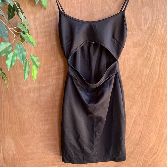 Piano Liang Fu shi midriff cutout dress - Picture 3 of 5